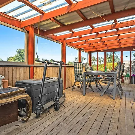 3 Bedroom Lovely In Ferienhaus *