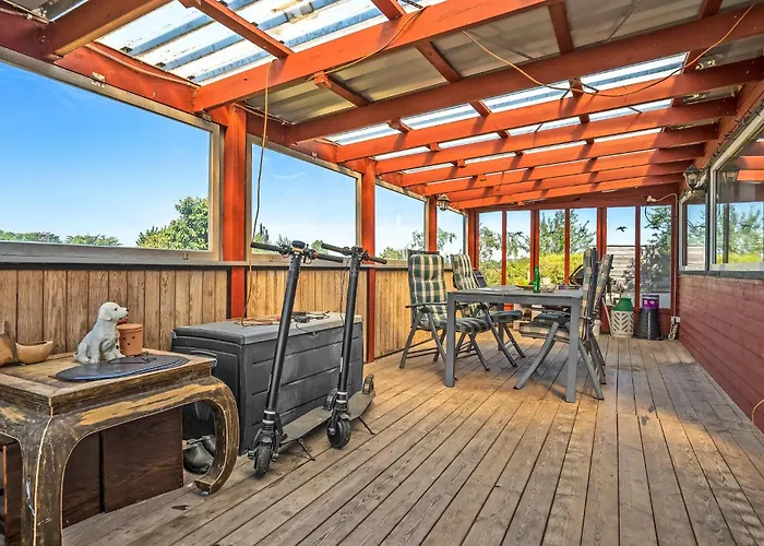3 Bedroom Lovely In Ferienhaus *