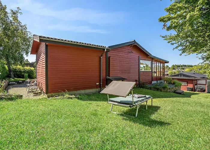 3 Bedroom Lovely In Ferienhaus *